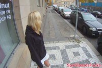Любительское порно с девушкой на улице